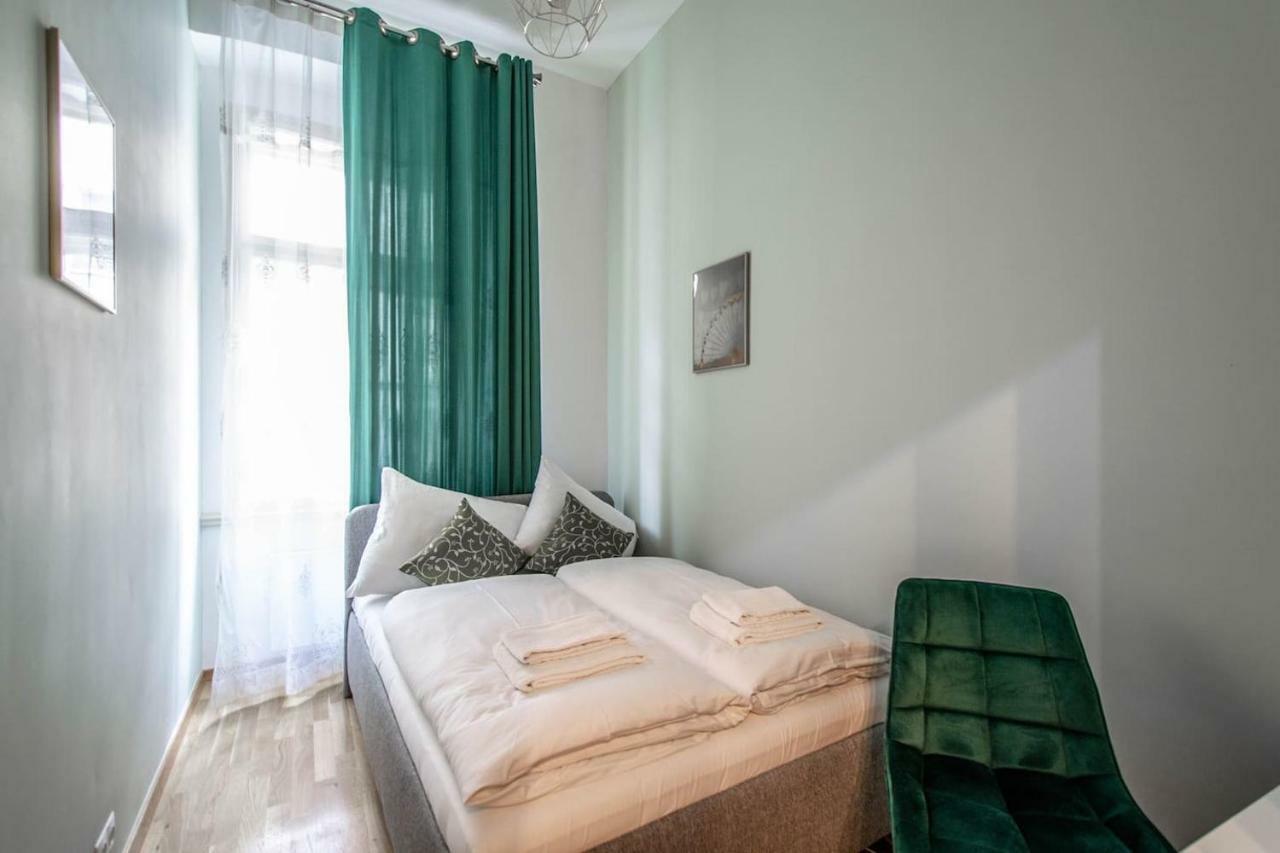 Design 3Bdr Apartment In Residence, Free Parking Prague Exterior photo