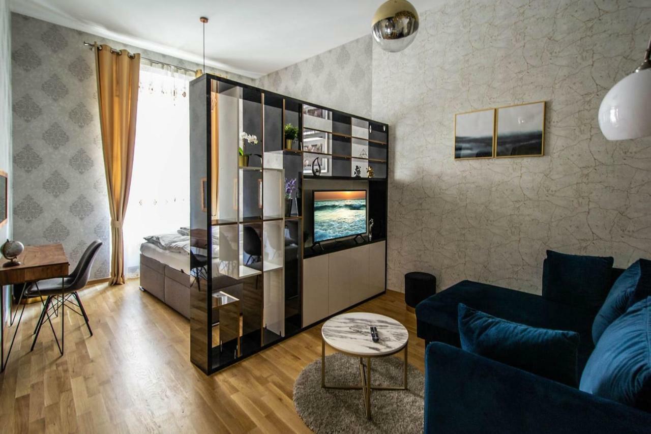Design 3Bdr Apartment In Residence, Free Parking Prague Exterior photo
