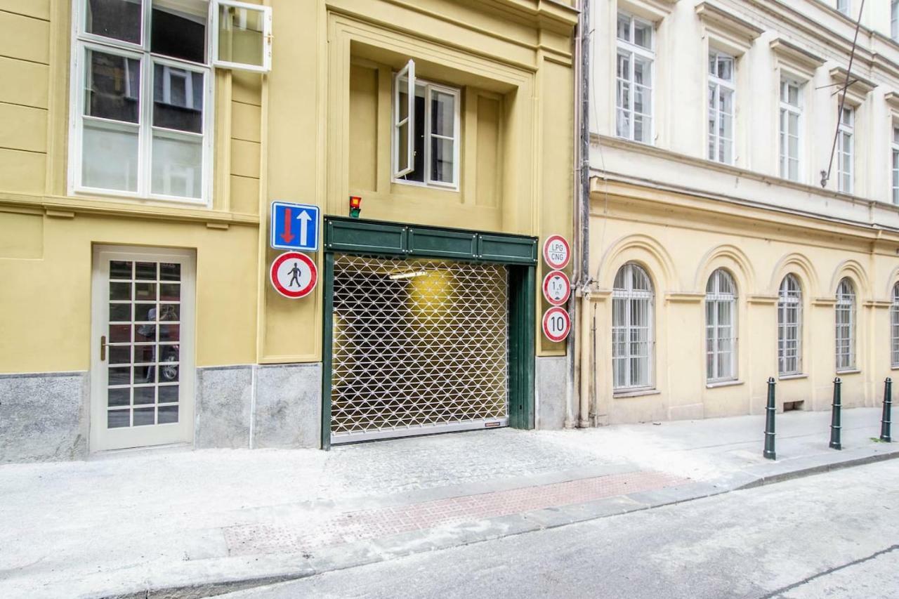 Design 3Bdr Apartment In Residence, Free Parking Prague Exterior photo