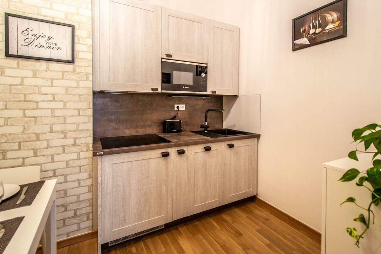 Design 3Bdr Apartment In Residence, Free Parking Prague Exterior photo