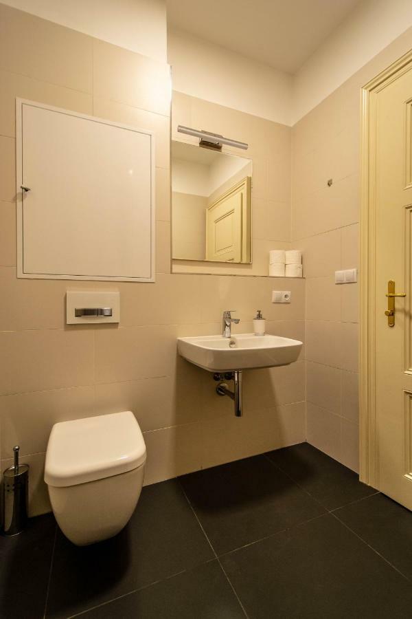 Design 3Bdr Apartment In Residence, Free Parking Prague Exterior photo